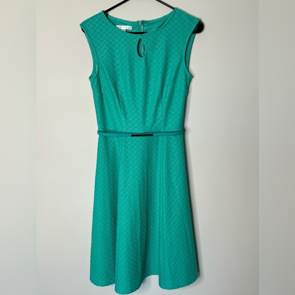 London Times teal sleeveless fit and flare dress with belt women’s size 6